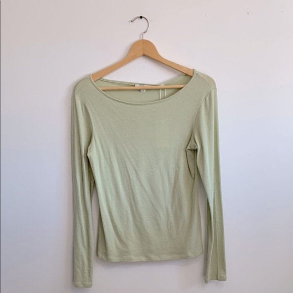 BNWT Vince Women’s Shallow Scoop Neck Long Sleeve Shirt size M in Light Green - Picture 2 of 3